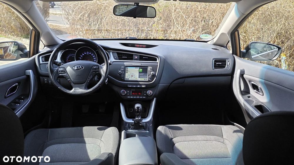 Kia Ceed 1.0 T-GDI ISG Dream-Team Edition - 27