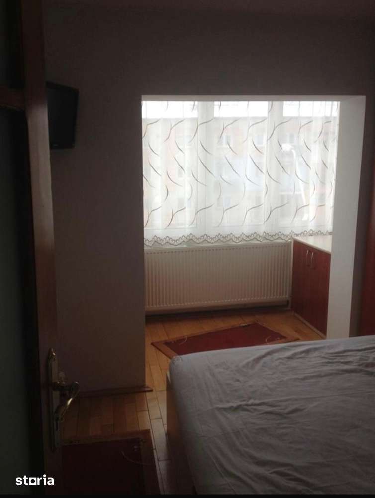 cv 81  Bd.Republicii, apartament 2 camere decomandat, etaj III+beci - Imagine principală: 5/7