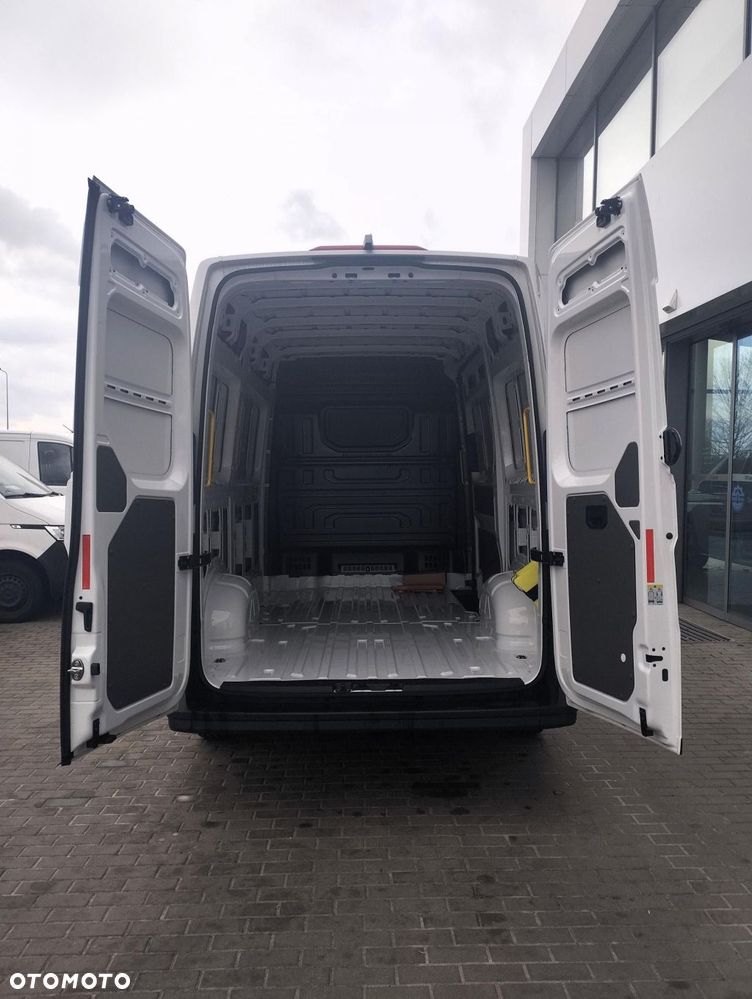 Volkswagen Crafter - 14