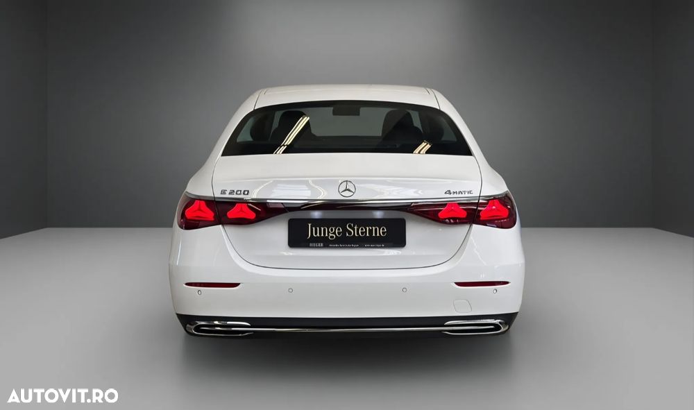 Mercedes-Benz E 200 4MATIC MHEV - 5