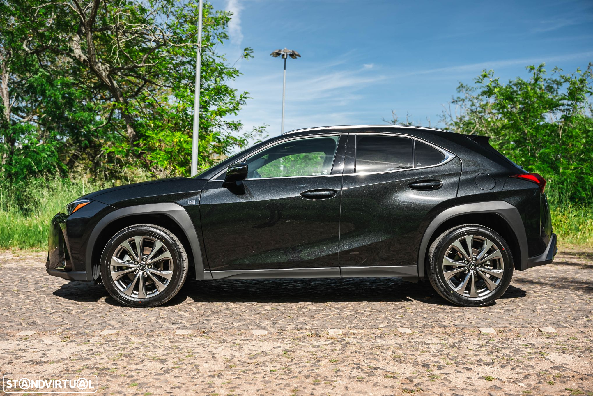 Lexus UX 250h Sport (Ecrã 12.3) - 3