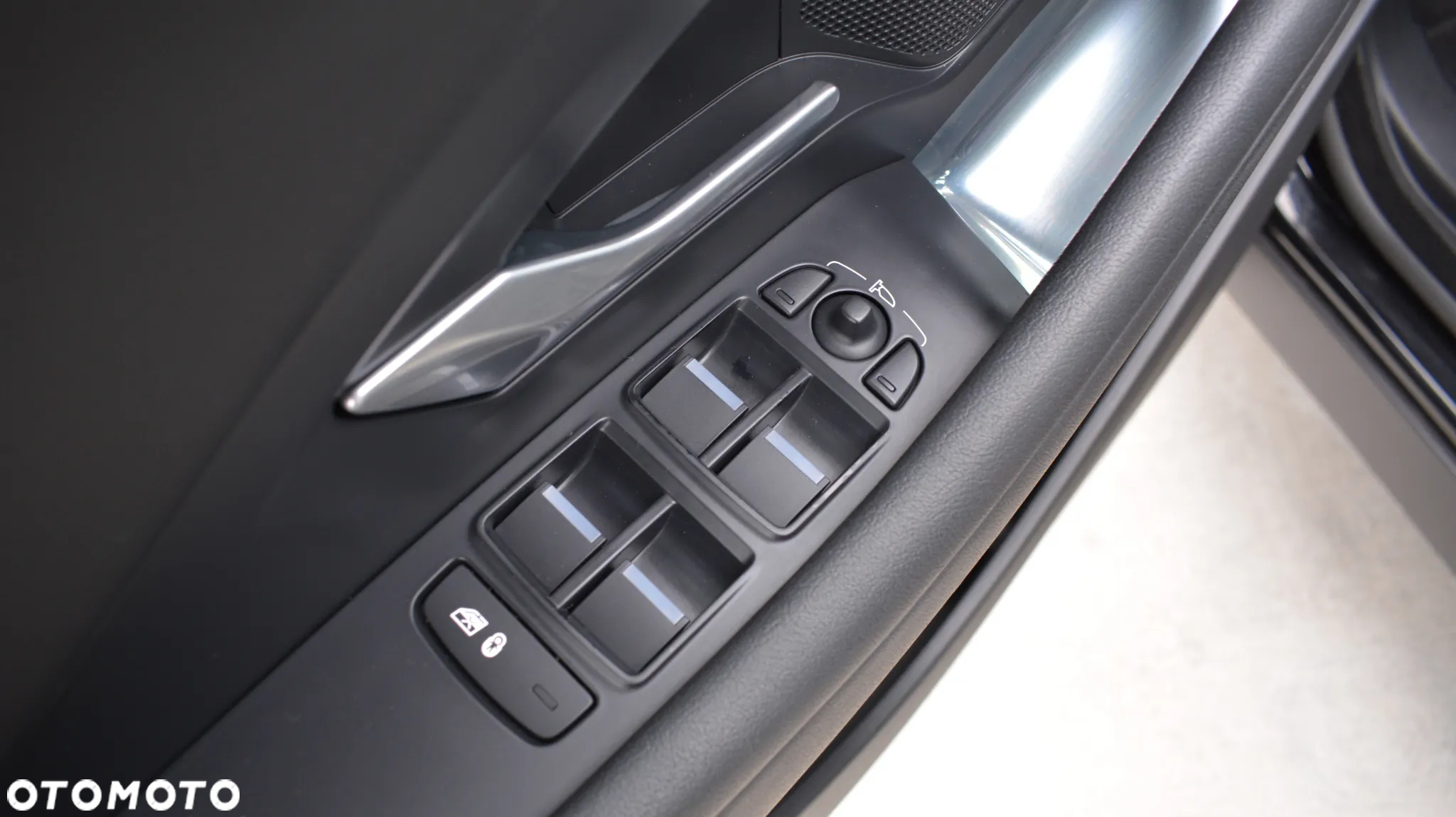 Jaguar E-Pace - 29