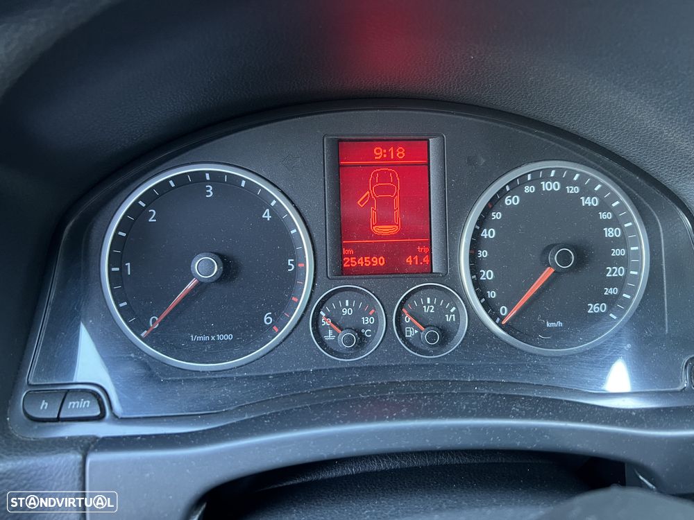 VW Tiguan 2.0 TDI Sport 4Motion - 3