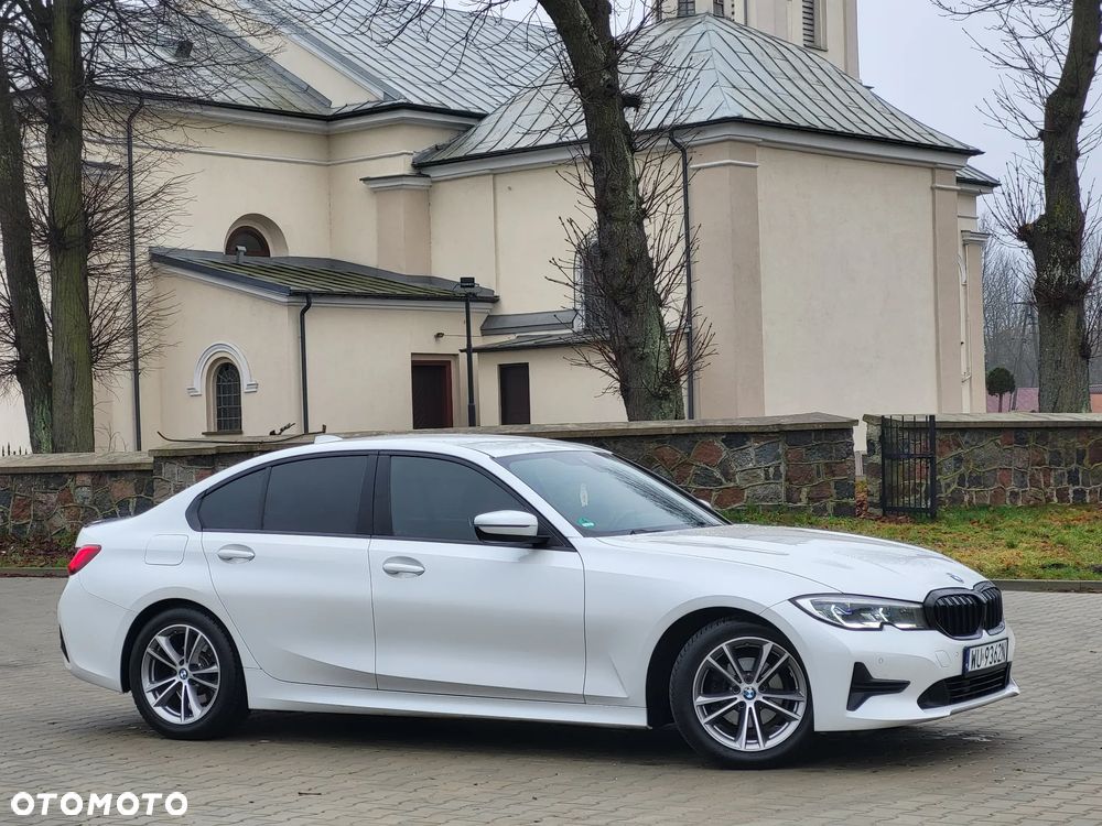 BMW Seria 3 318d Sport Line - 4
