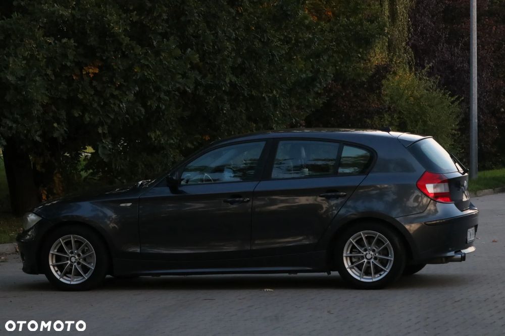 BMW Seria 1 120i - 26