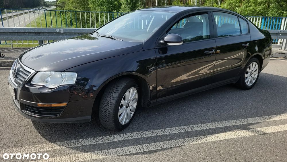 Volkswagen Passat 1.9 TDI Comfortline - 1