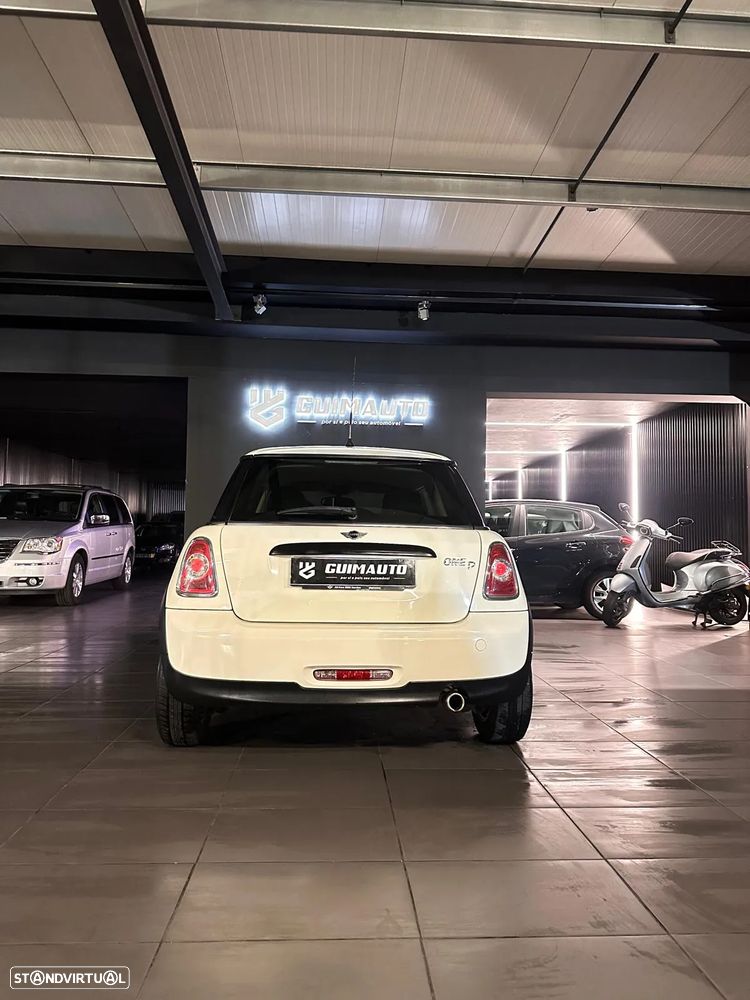 MINI 3 Portas One D - 15