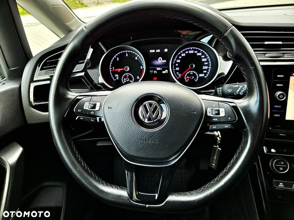 Volkswagen Touran - 13