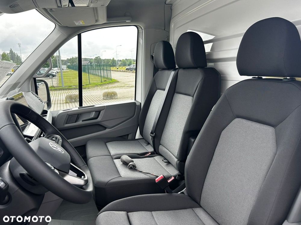 Volkswagen Crafter Podwozie z pojedynczą kabiną silnik: 2,0 l EURO VI SCR 163 KM / skrzynia biegów: Przedni napęd automatyczna 8-biegowa rozstaw osi: 4490 mm - 17