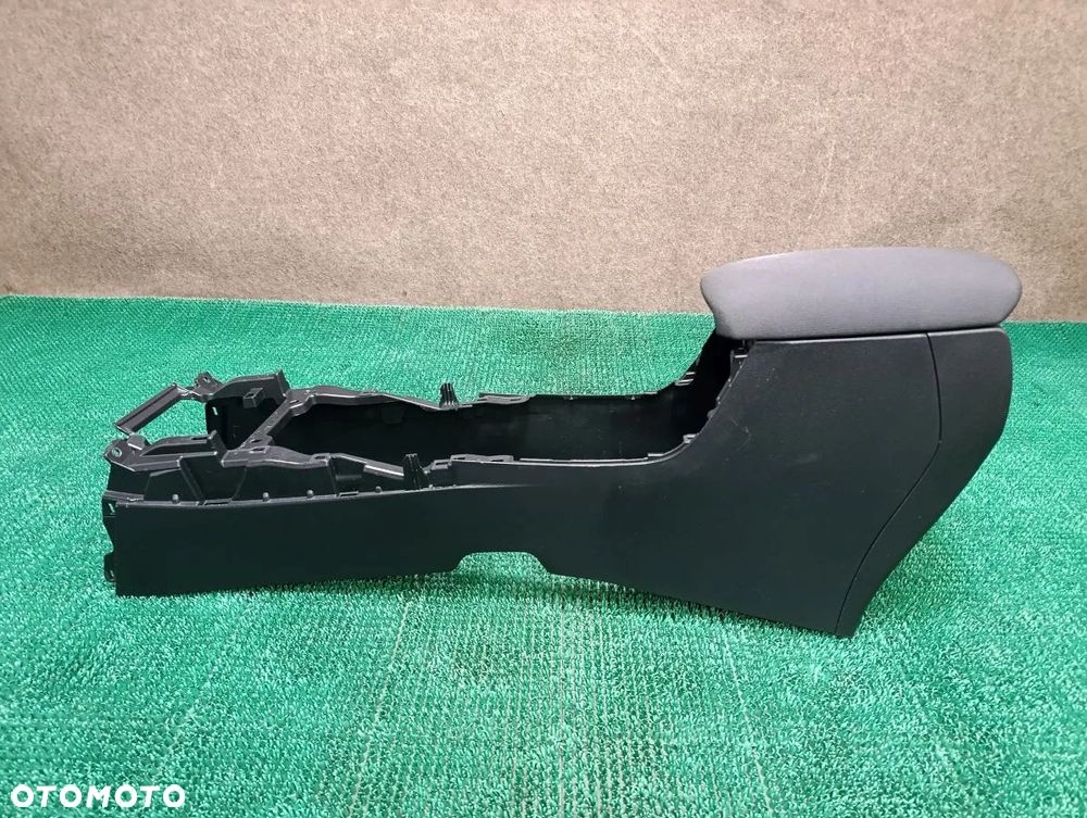 TOYOTA COROLLA CROSS od 2022r Tunel Środkowy - 4