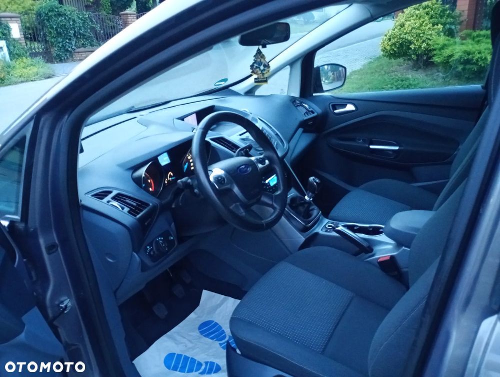 Ford Grand C-MAX - 22