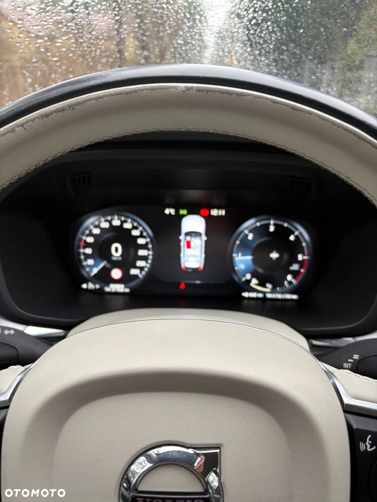 Volvo XC 60 D3 Momentum Pro - 12