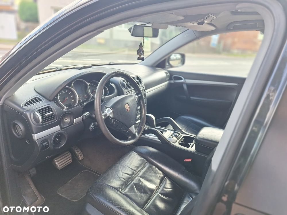 Porsche Cayenne - 17