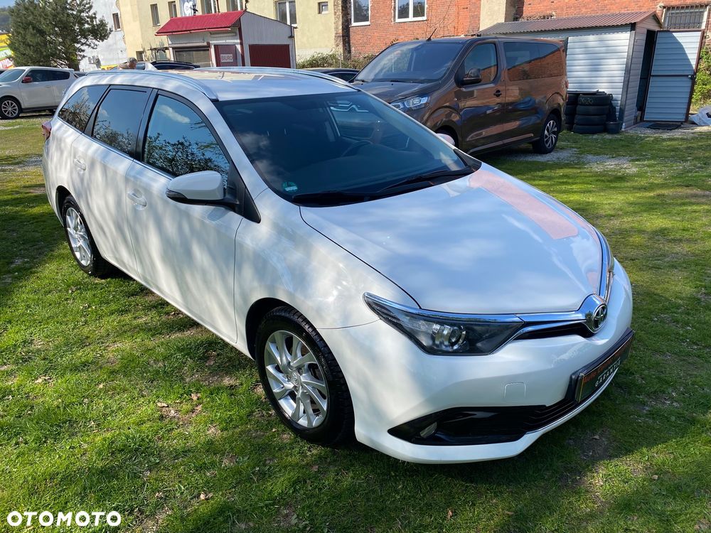 Toyota Auris 1.6 Valvematic Executive - 12