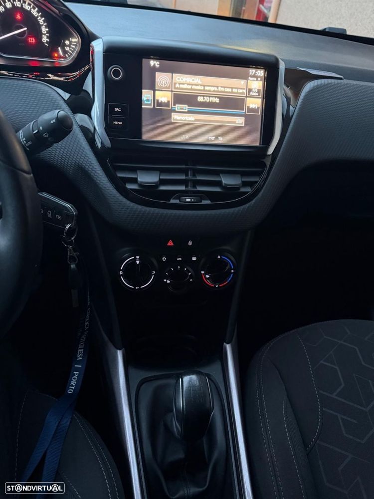 Peugeot 2008 1.2 PureTech Allure - 9