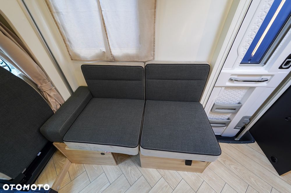 Ford Chausson 720 Titanium Line - 9