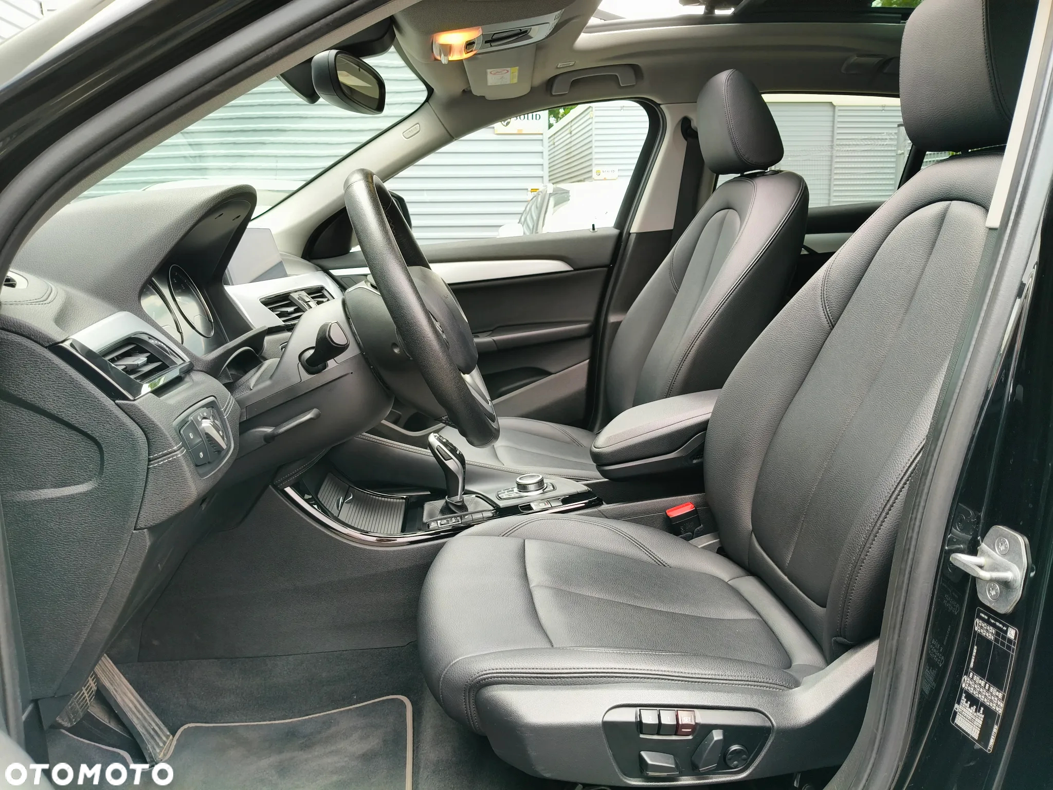 BMW X2 sDrive18i Advantage Plus - 32