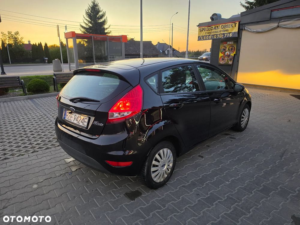 Ford Fiesta - 10
