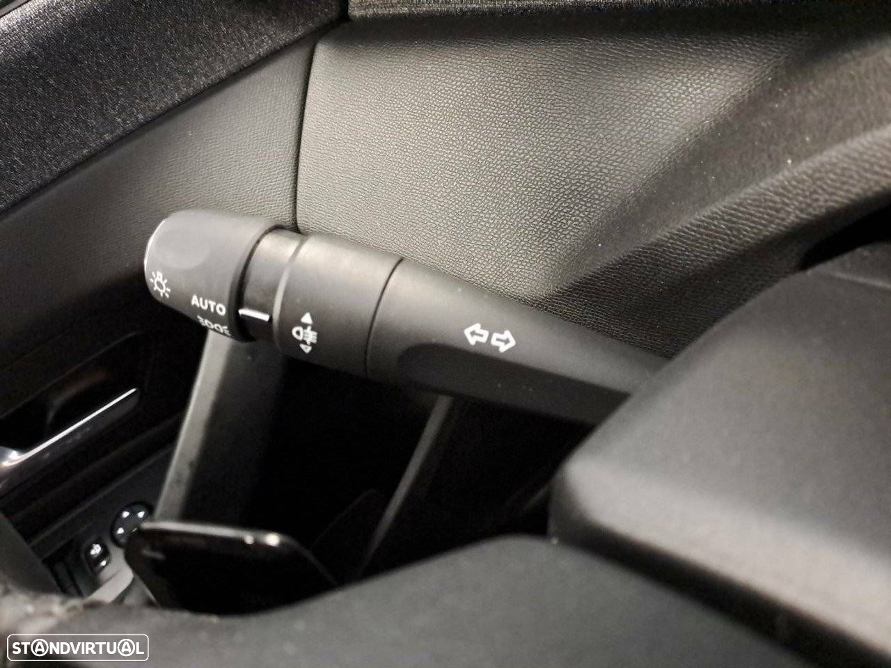 Peugeot 408 1.2 PureTech Allure EAT8 - 14