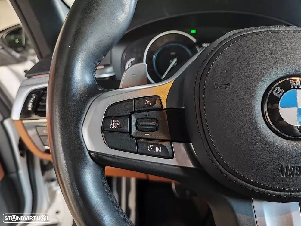 BMW 530 e iPerformance Pack M - 29