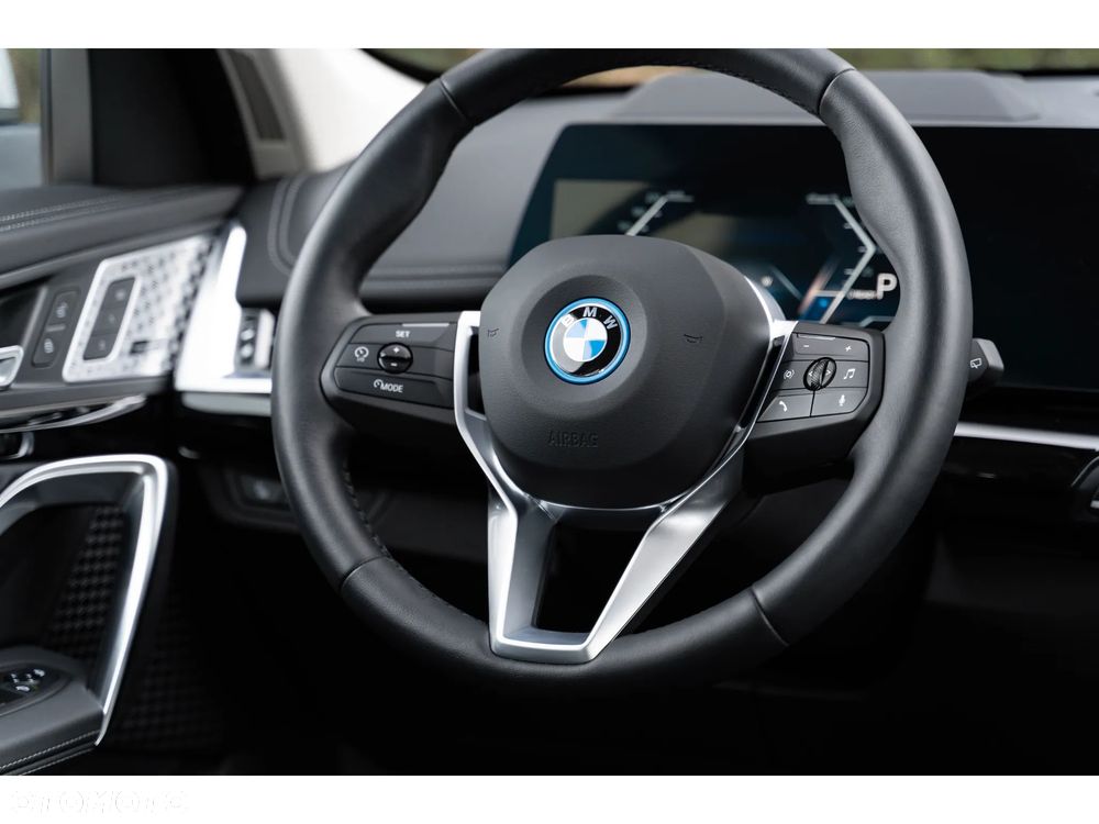 BMW iX1 xDrive30 66.5kWh xLine - 20
