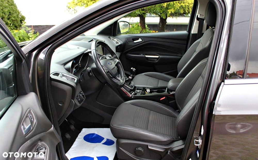 Ford Kuga - 8