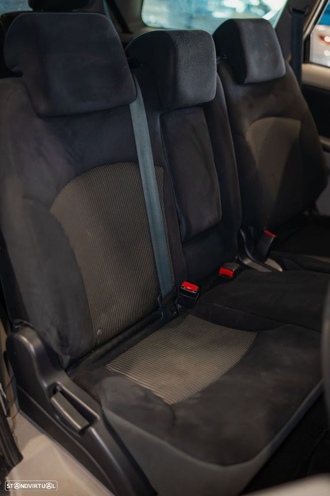 Mitsubishi Grandis 2.0 DI-D Inform - 19