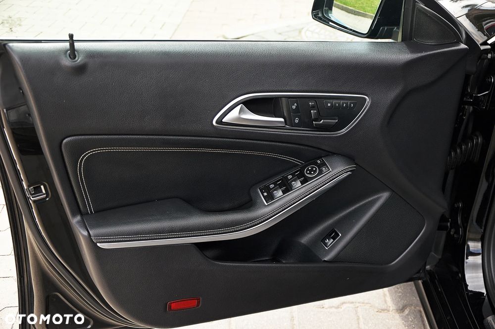Mercedes-Benz CLA 250 Sport 7G-DCT - 14