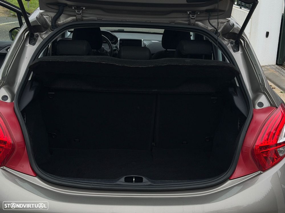 Peugeot 208 82 VTI Style - 12