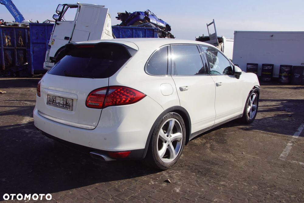 Auto na części - Porsche Cayenne II 3.0 D 239 KM CASA A5904 LR9A 2011R Silnik Skrzynia Drzwi Klapa Błotnik Lampa Lusterko Szyba Klamka Deska Kokpit Sterownik Moduł Czujnik Licznik Kierownica Wyświetlacz Panel - 5