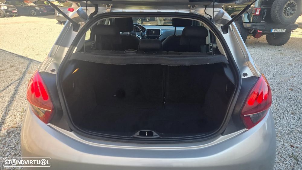 Peugeot 208 1.6 BlueHDi Style - 10