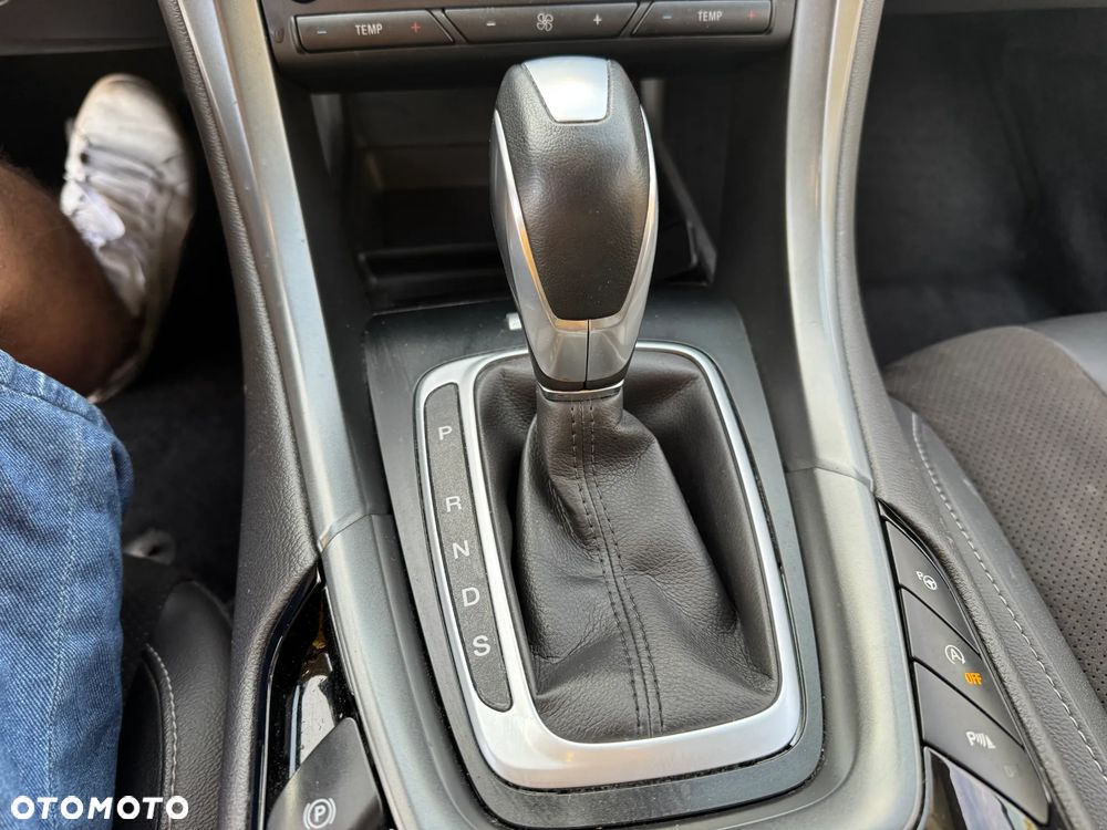 Ford Mondeo 2.0 EcoBoost Titanium - 18