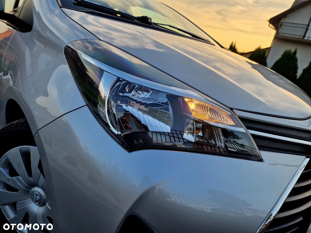 Toyota Yaris 2016 photo 2