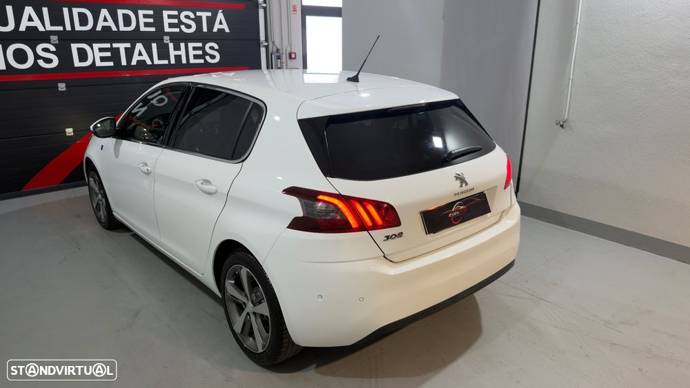 Peugeot 308 PureTech 130 GPF EAT8 Stop & Start Tech Edition - 10