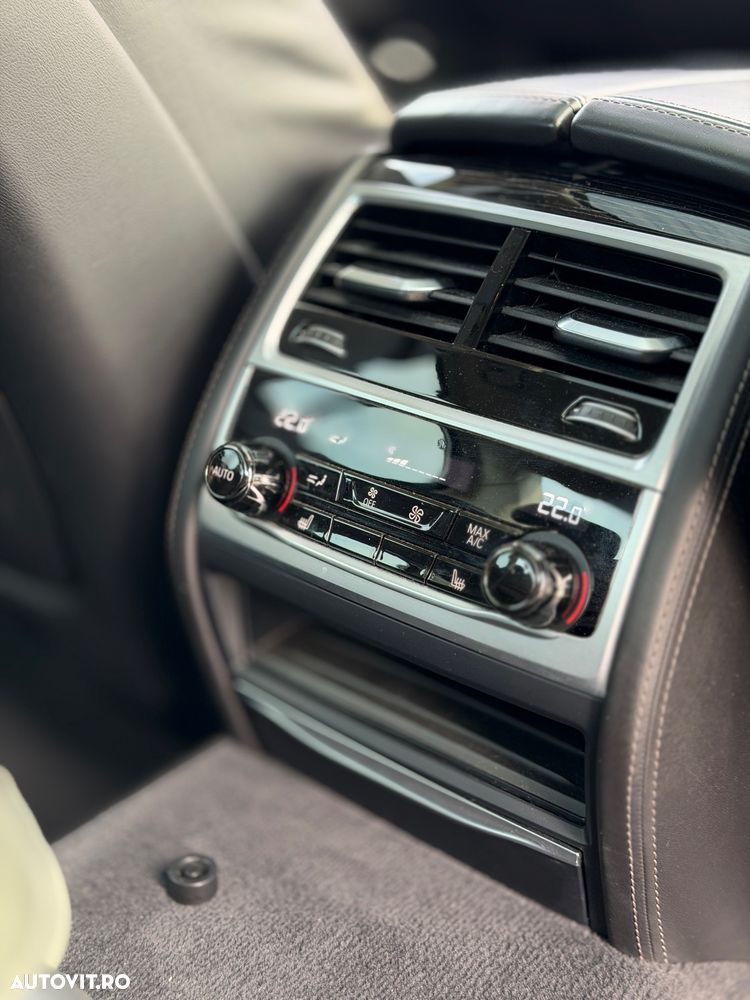 BMW Seria 7 740d xDrive MHEV - 11