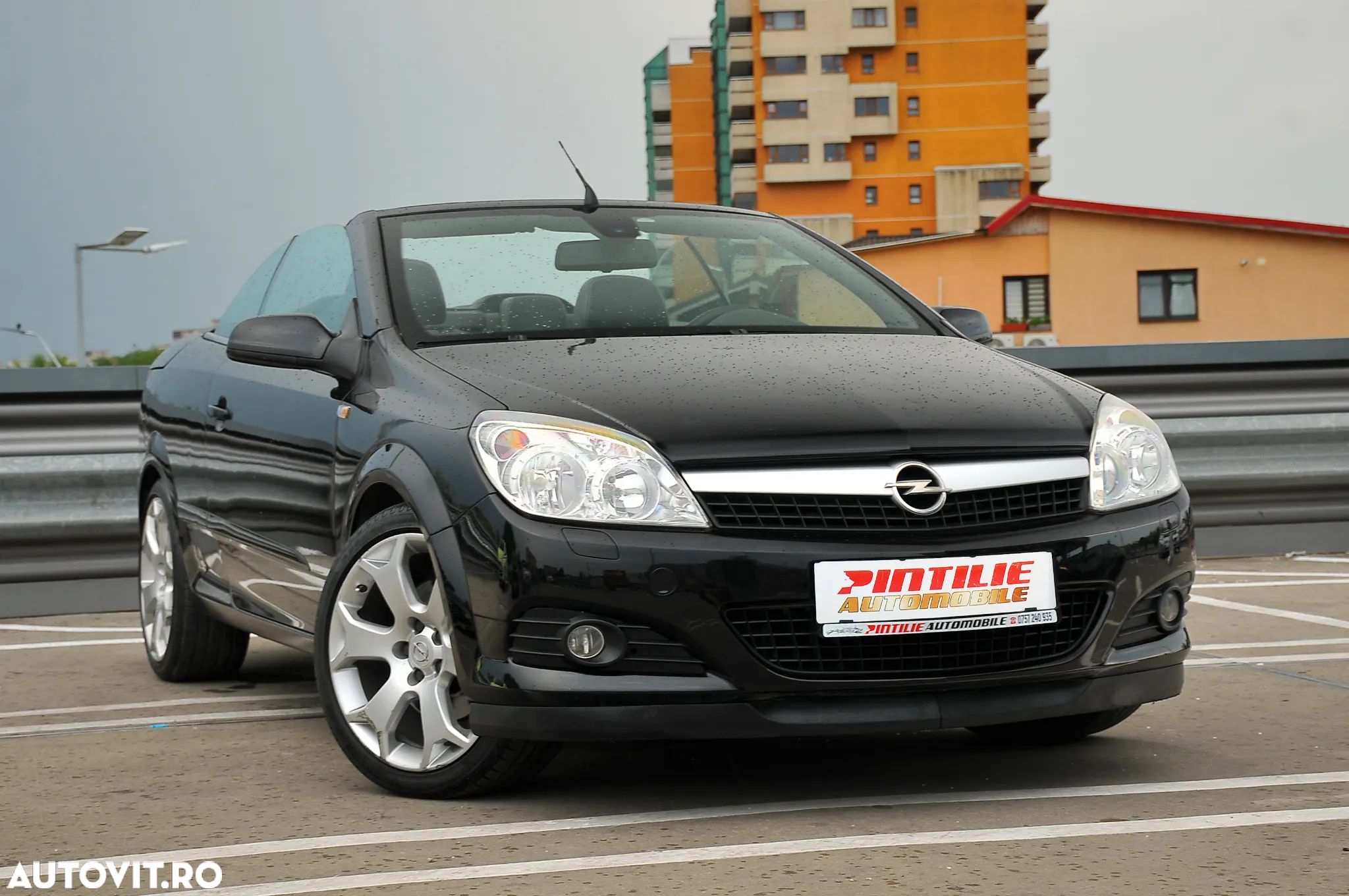 Opel Astra GTC 1.9 CDTI Cosmo - 1