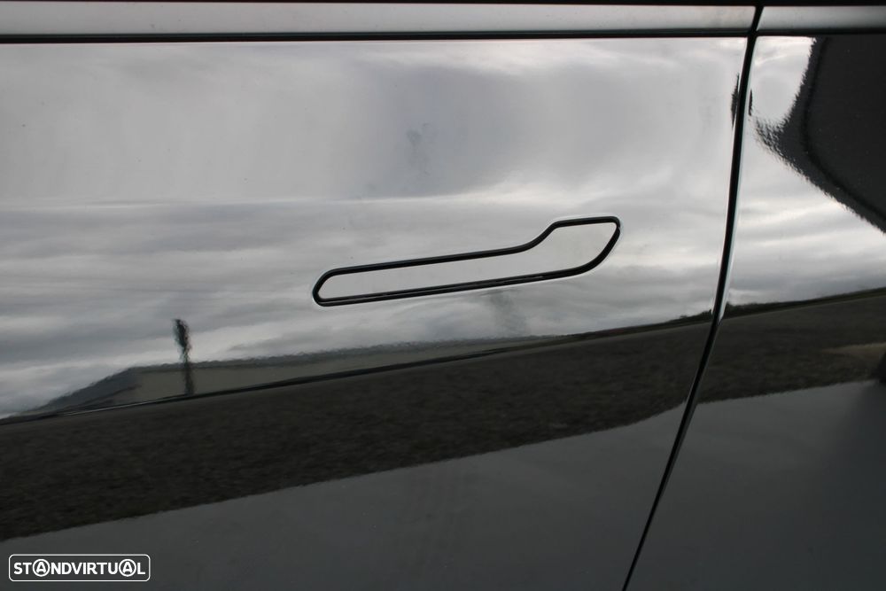 Tesla Model Y Long Range Dual Motor AWD - 19