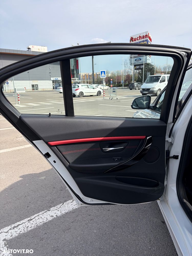 BMW Seria 3 320d Aut. Sport Line - 22