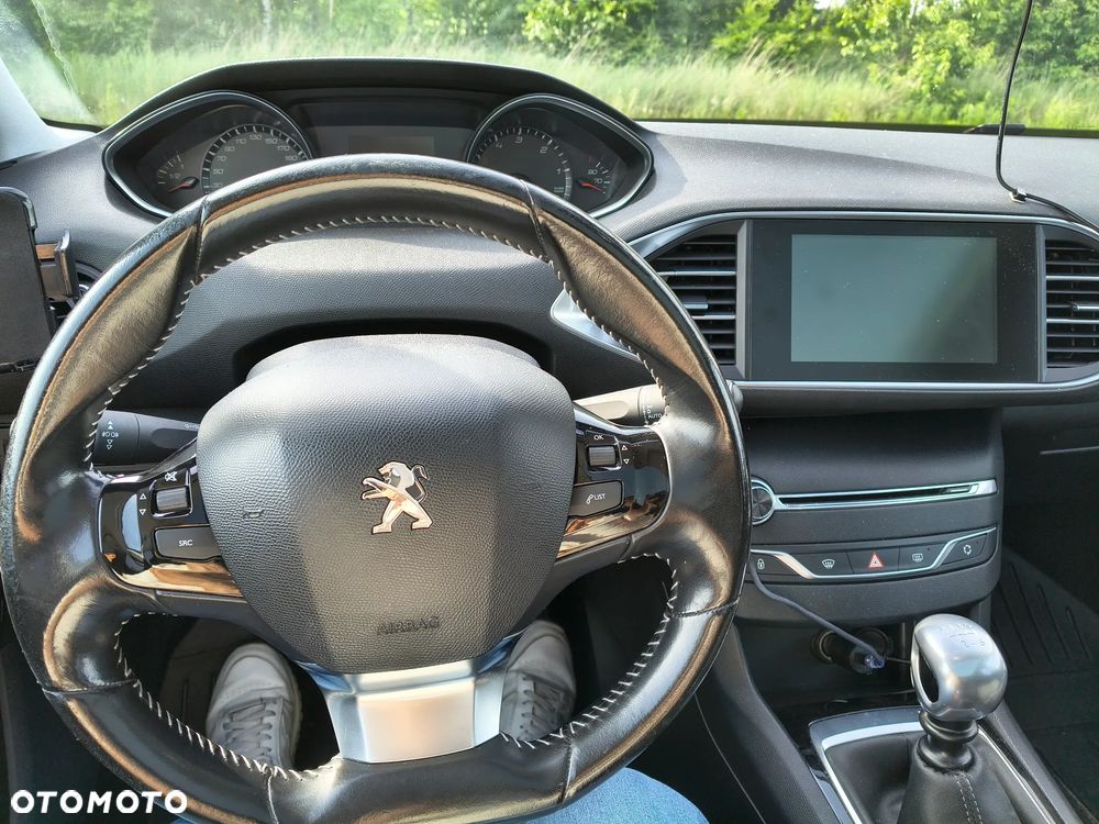 Peugeot 308 - 8