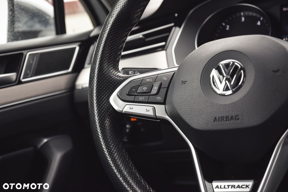 Volkswagen Passat Alltrack 2.0 TDI SCR 4Mot DSG - 18