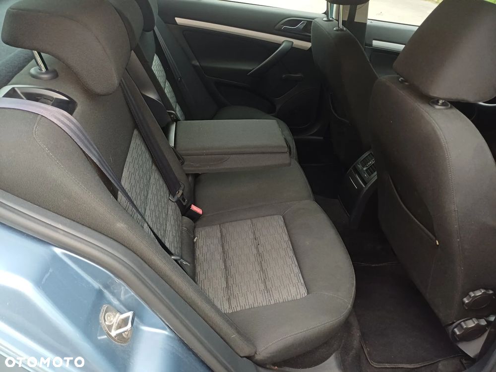 Skoda Octavia 1.6 Ambiente EU5 - 13