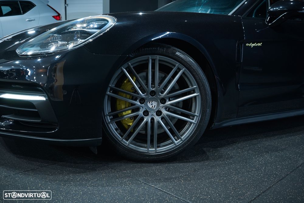 Porsche Panamera 4 E-Hybrid - 5