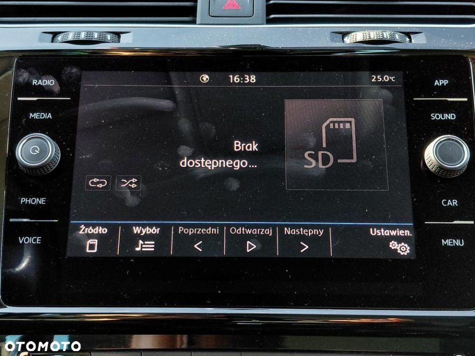 Volkswagen Golf - 22