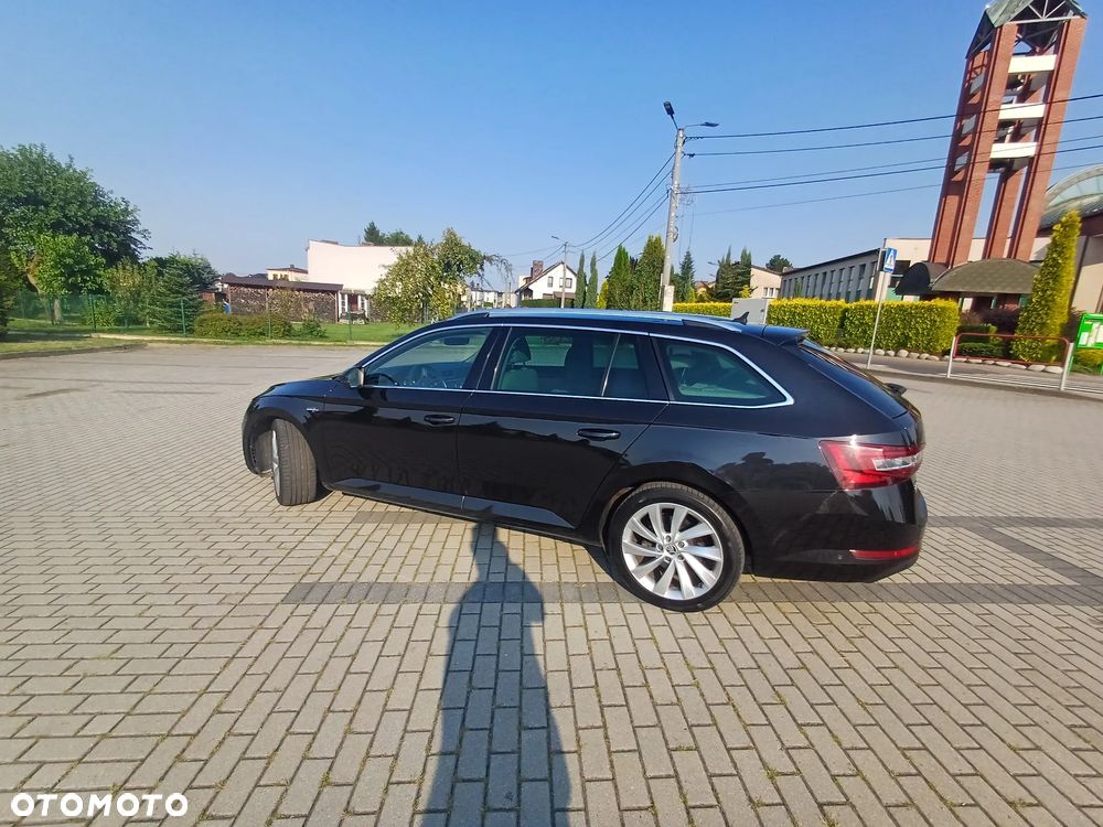 Skoda Superb 2.0 TDI 4x4 L&K DSG - 8