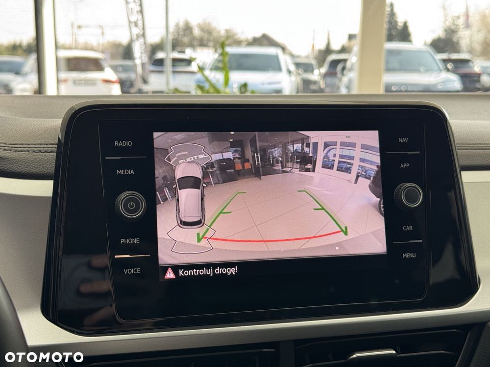 Volkswagen T-Roc - 36