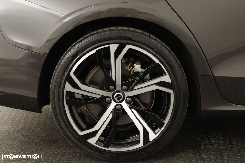 Volvo V60 2.0 T6 AWD TE Essential - 5