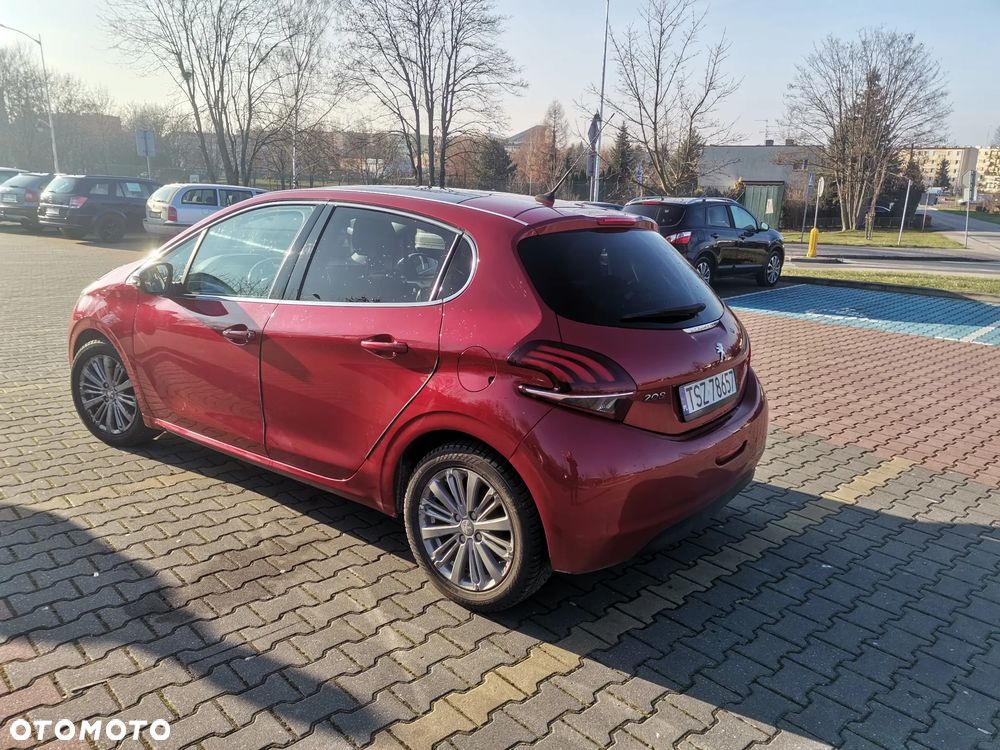 Peugeot 208 1.2 PureTech Allure - 5