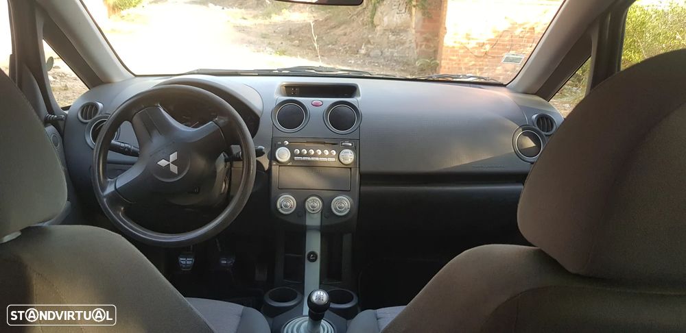 Mitsubishi Colt 1.1 Invite - 2