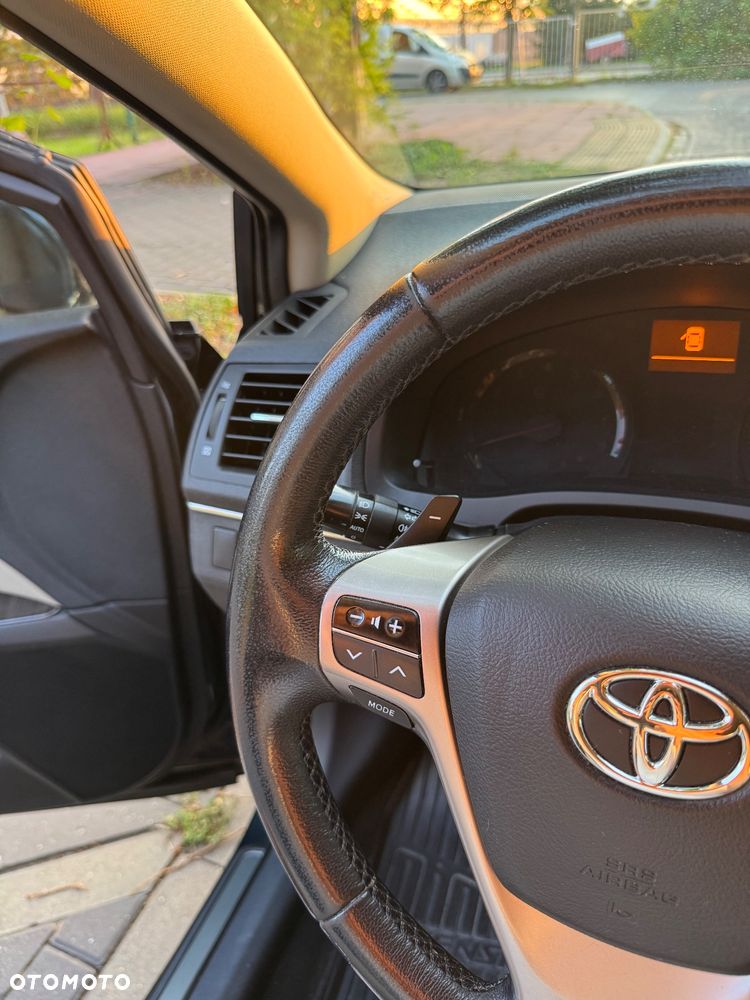 Toyota Avensis 1.8 Prestige MS - 13