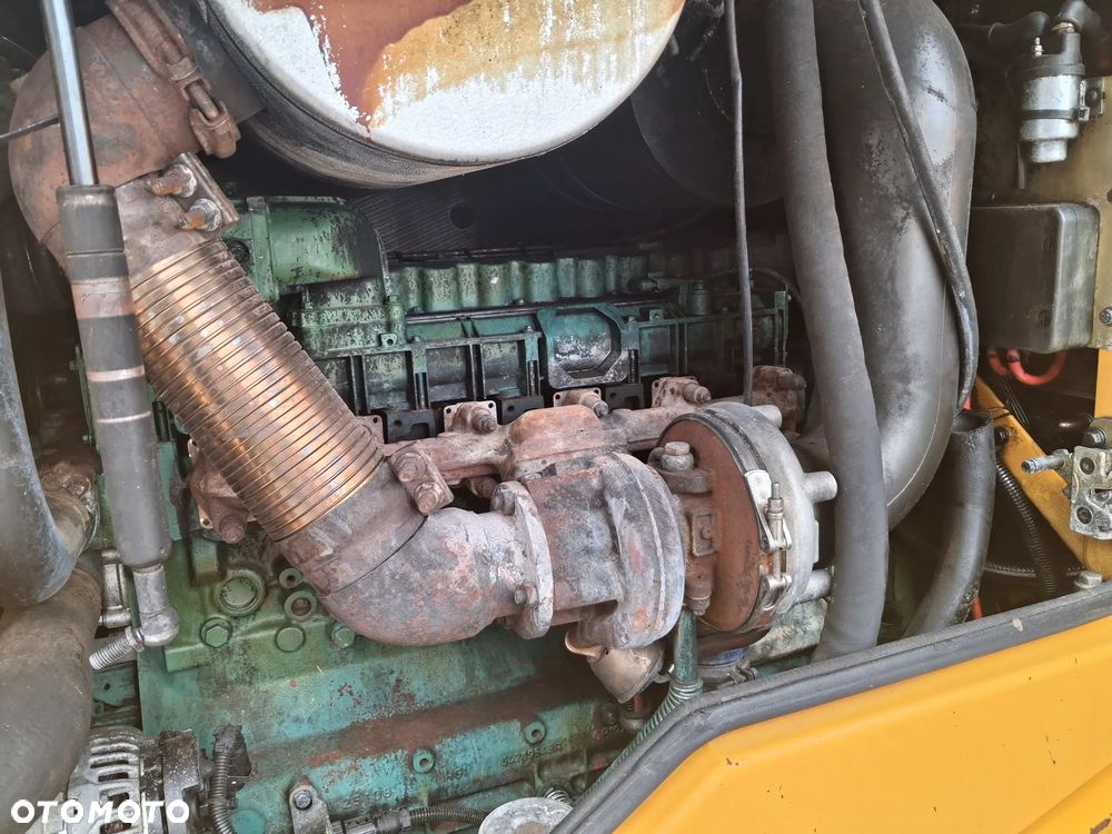 Volvo L 90 F - 12